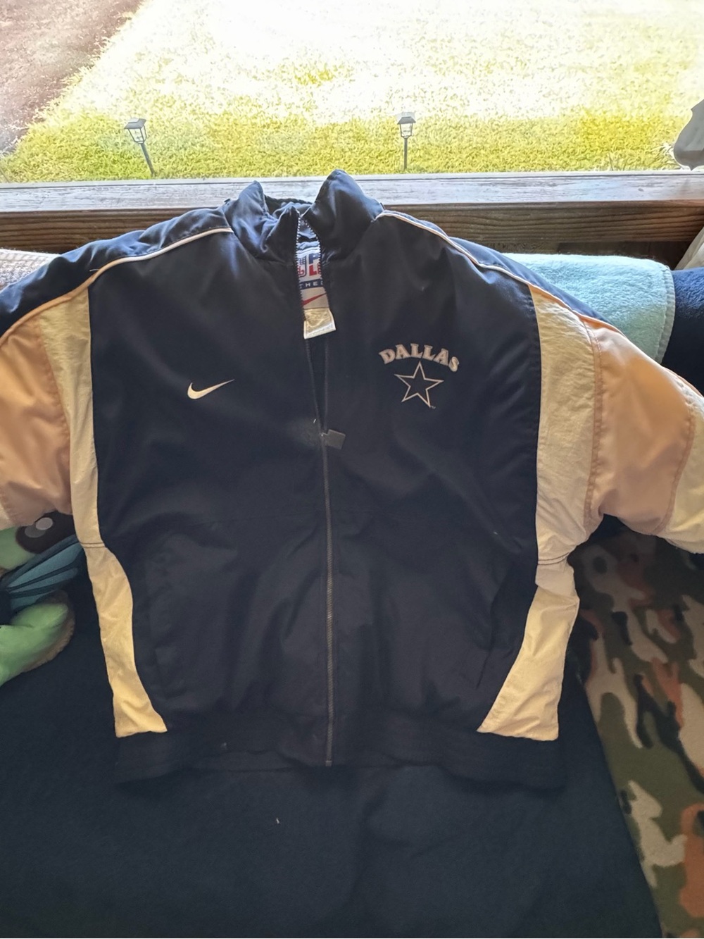 Vintage Nike Dallas Cowboys Navy and Cream Men's Team Jacket